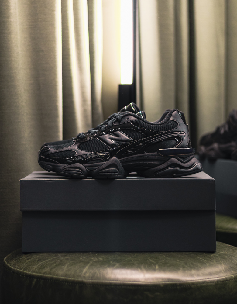 New Balance 1000 Black lateral