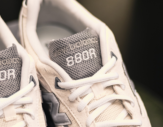 New Balance 880R lingueta